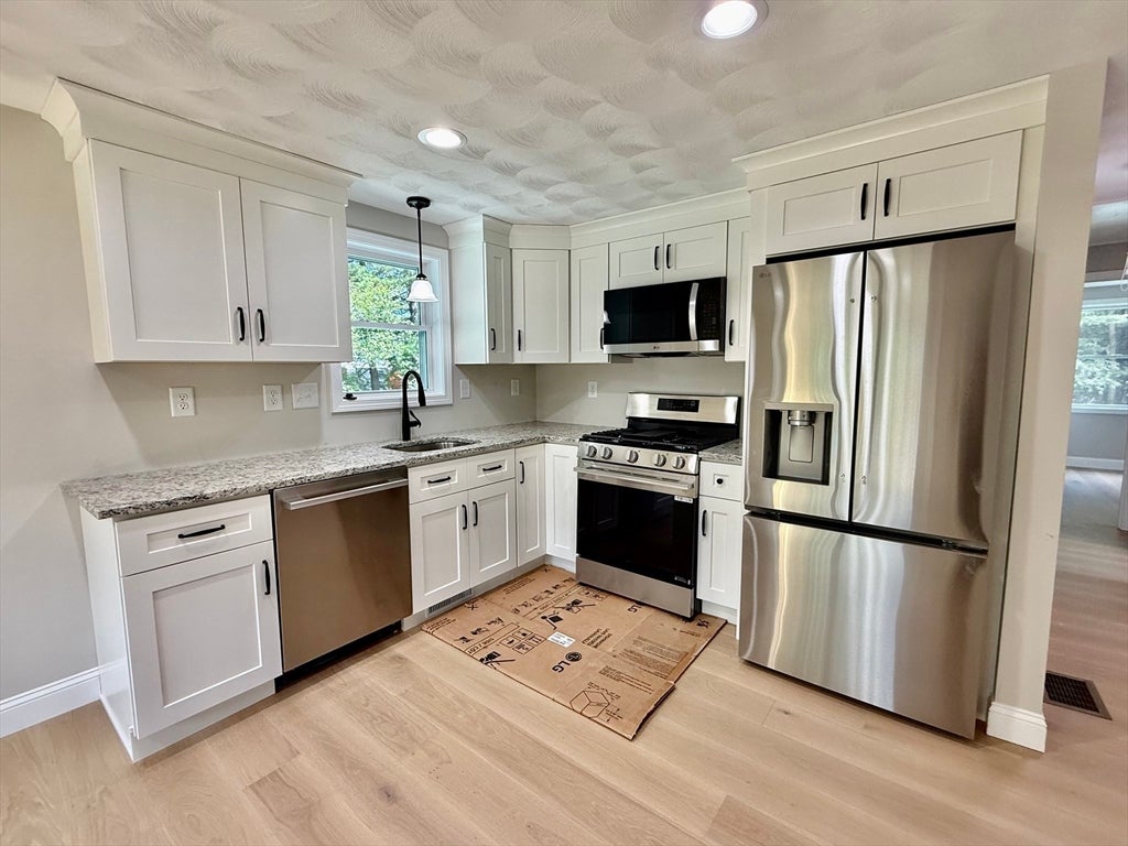 1 Burt Rd, Wilmington, MA, 1 Burt Rd, Wilmington, MA Photo #4