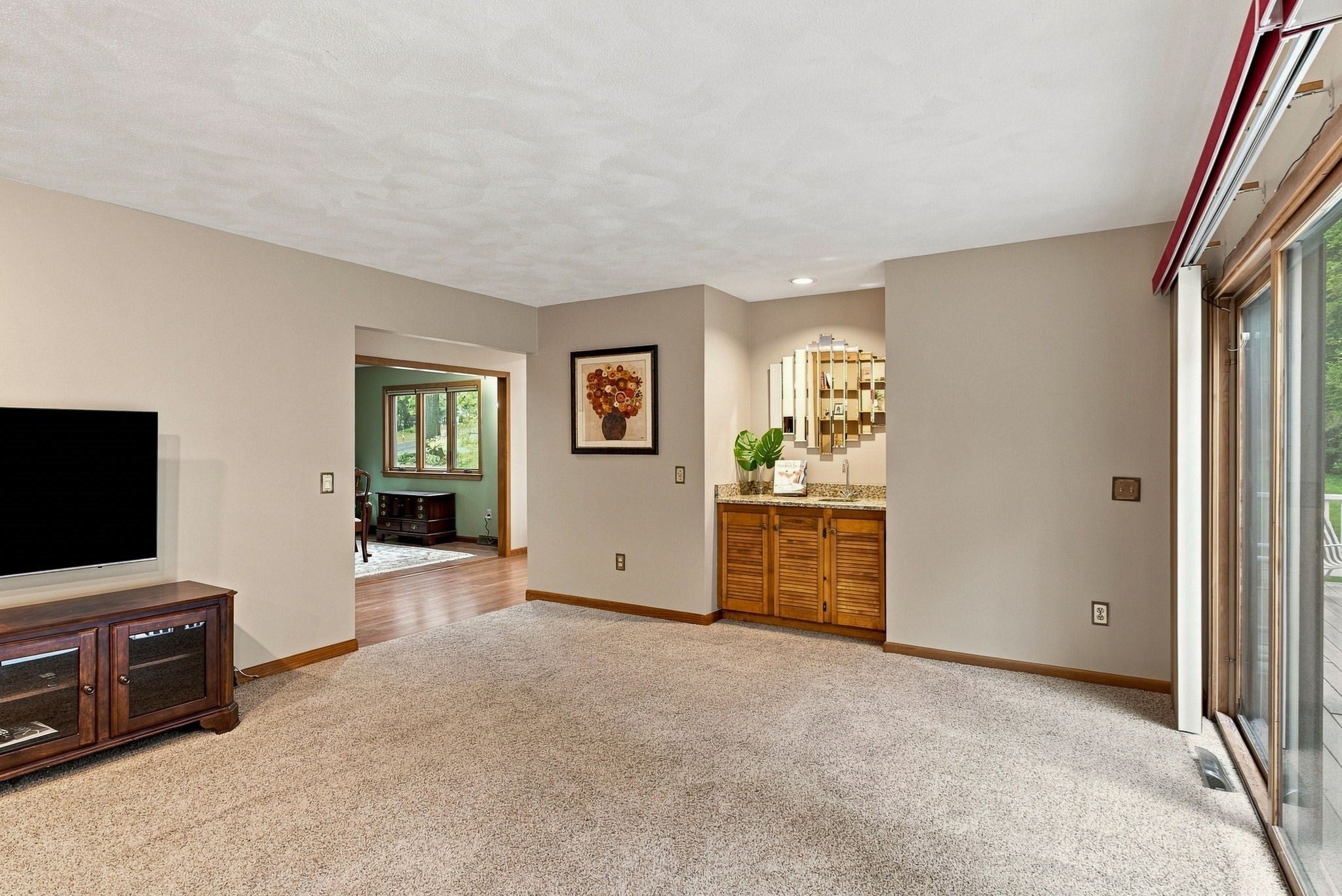 1 Utica Dr, Hudson, MA Photo #19