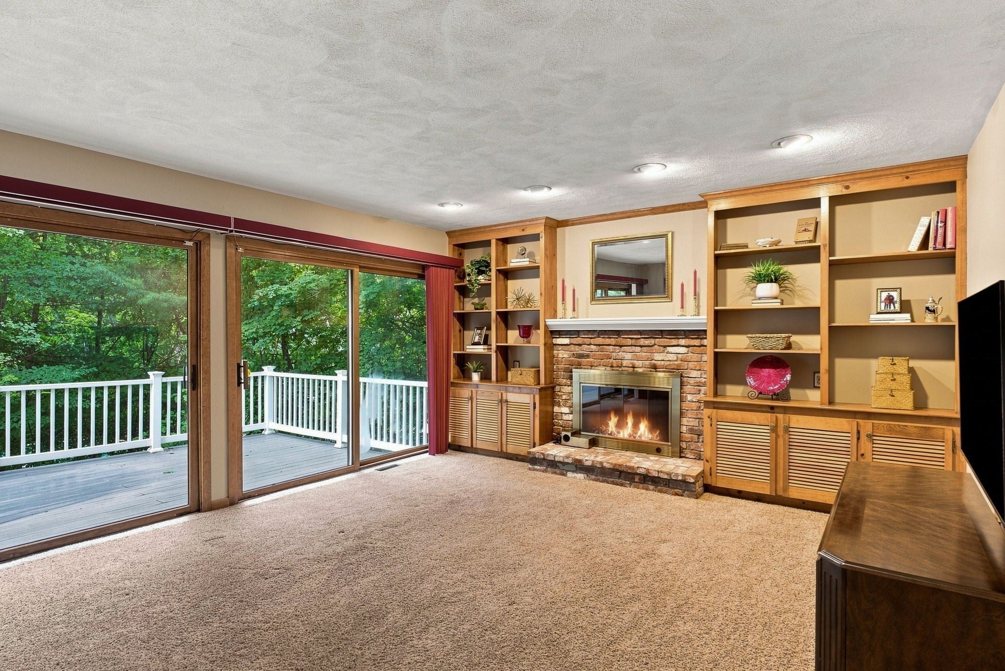 1 Utica Dr, Hudson, MA Photo #18