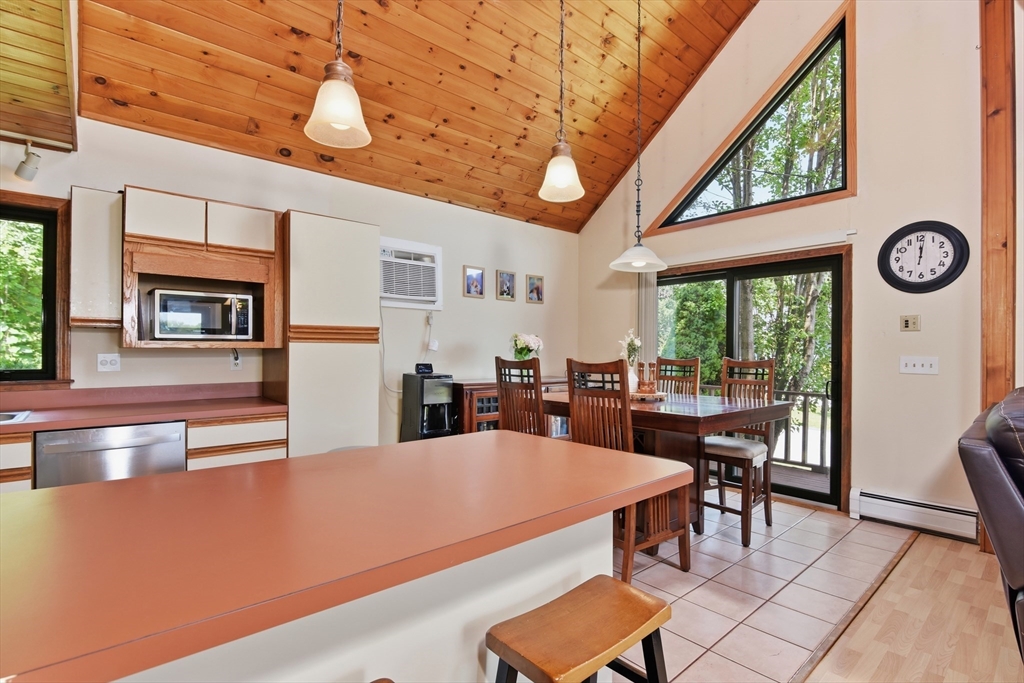 127 Susie ST, Somerset, MA Photo #14