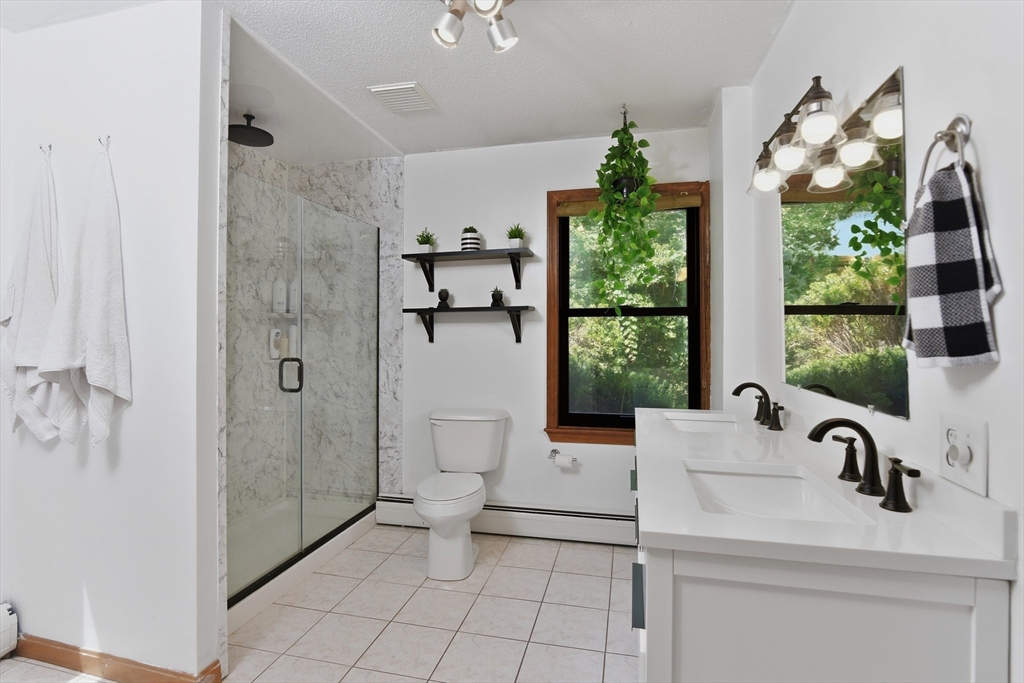127 Susie ST, Somerset, MA Photo #16