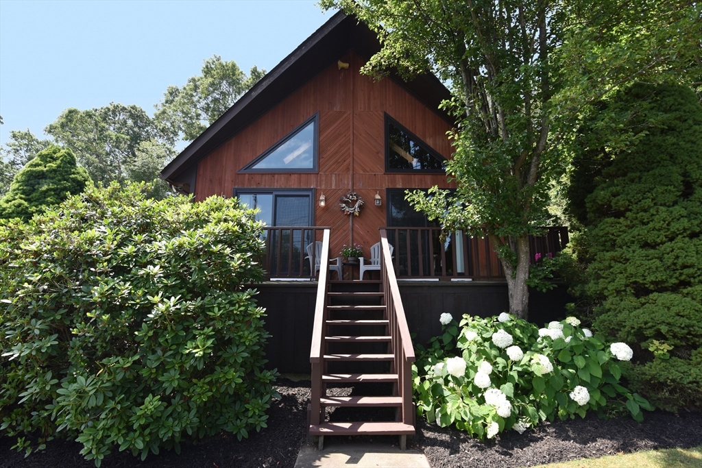Photo of 127 Susie ST, Somerset, MA