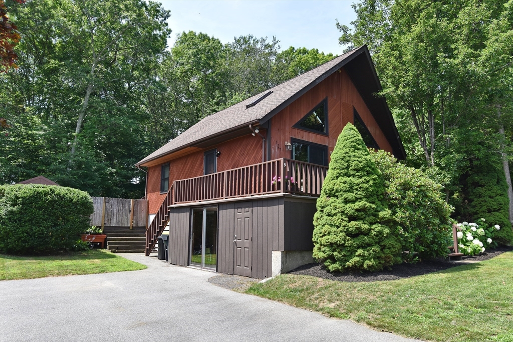 127 Susie ST, Somerset, MA Photo #2