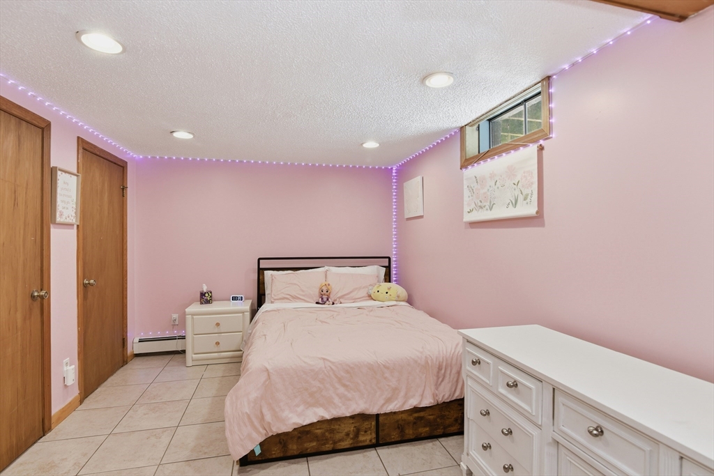 127 Susie ST, Somerset, MA Photo #25