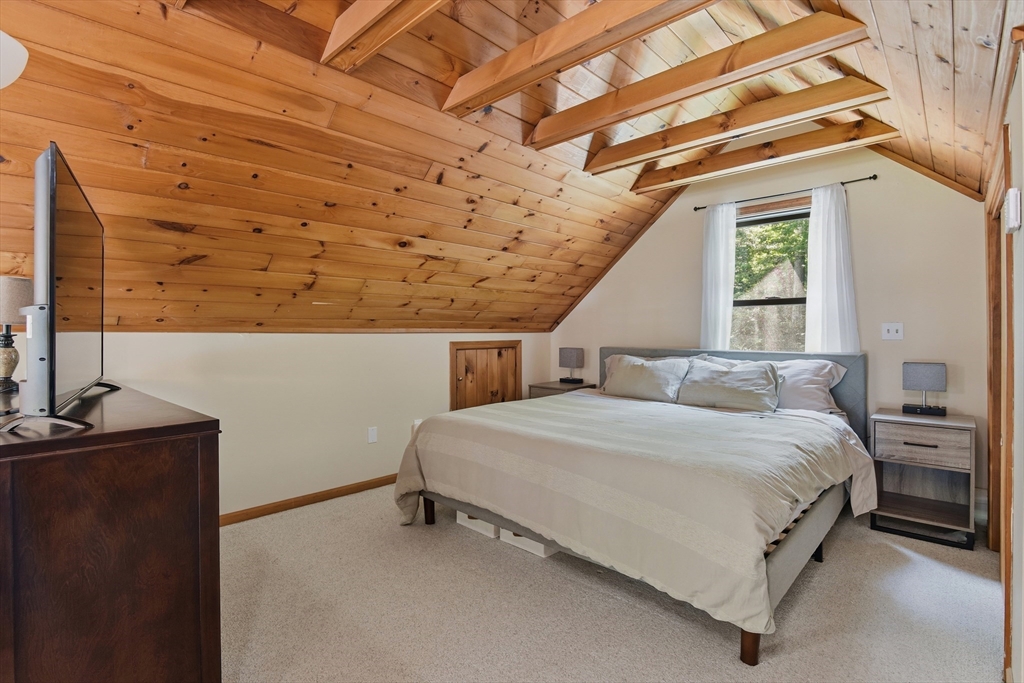 127 Susie ST, Somerset, MA Photo #21