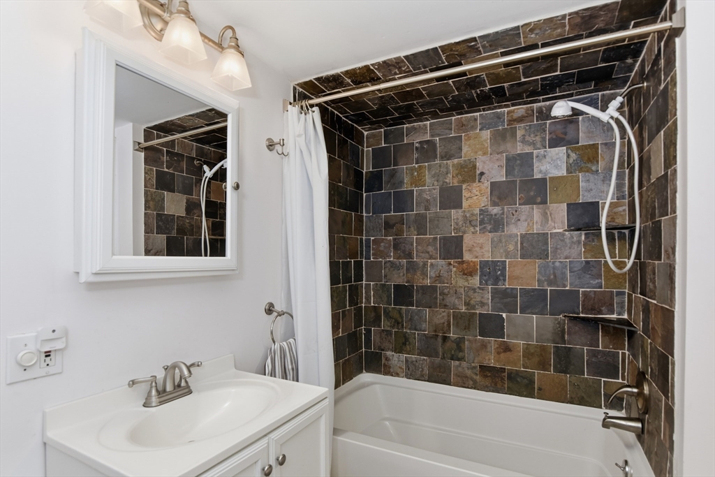 127 Susie ST, Somerset, MA Photo #29