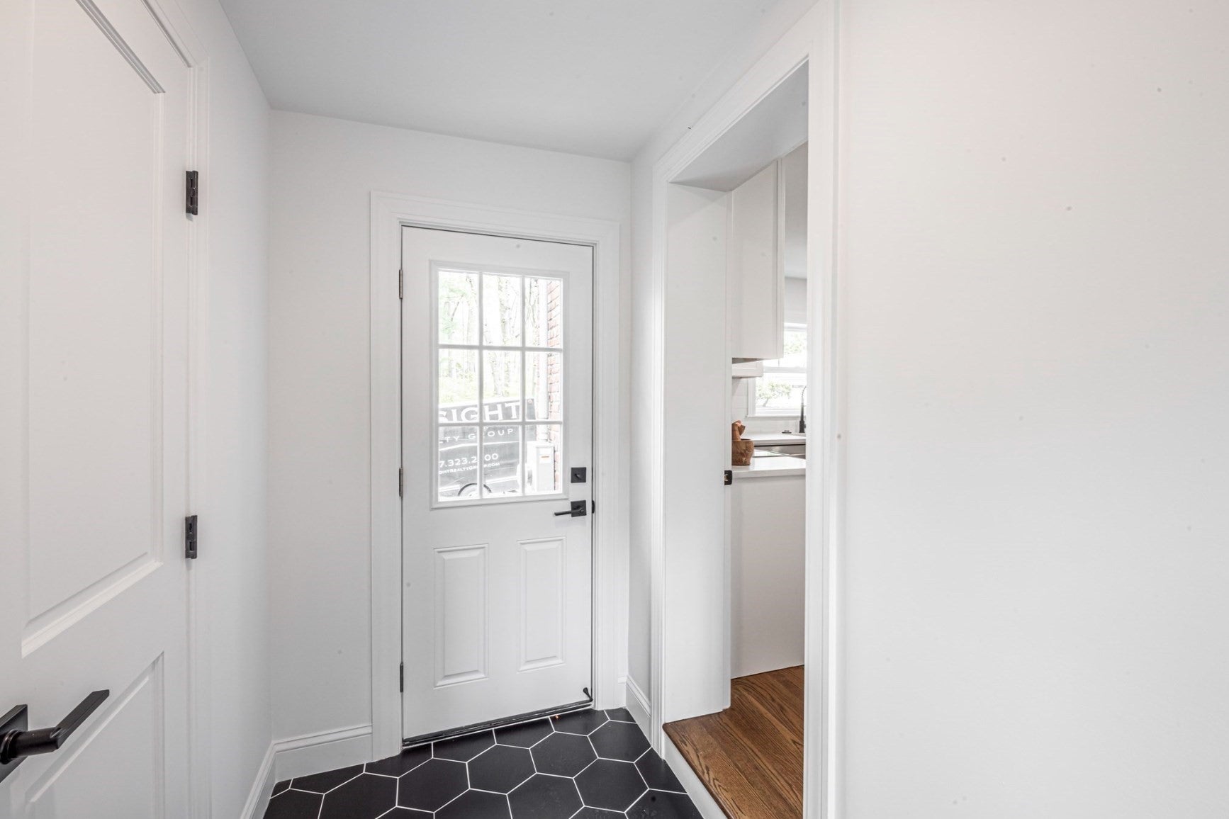78 Windemere Cir, Braintree, MA Photo #23