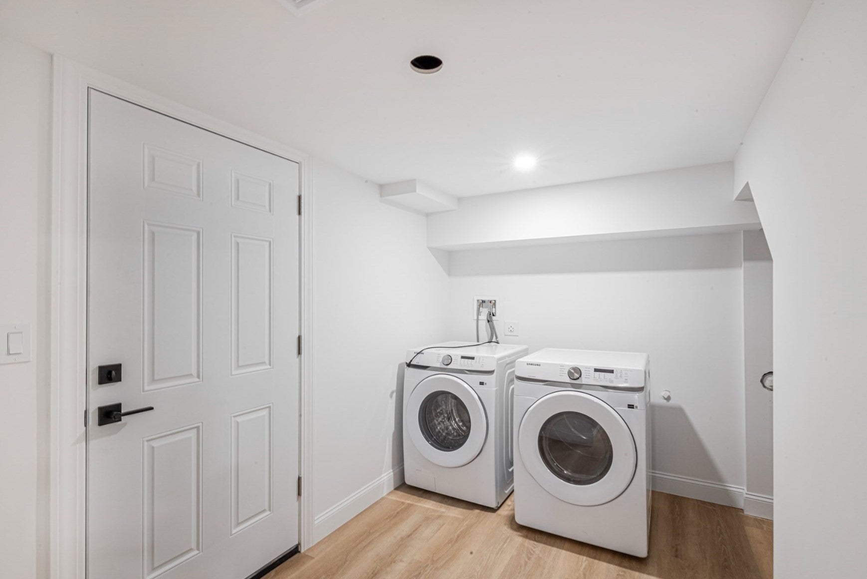 78 Windemere Cir, Braintree, MA Photo #25