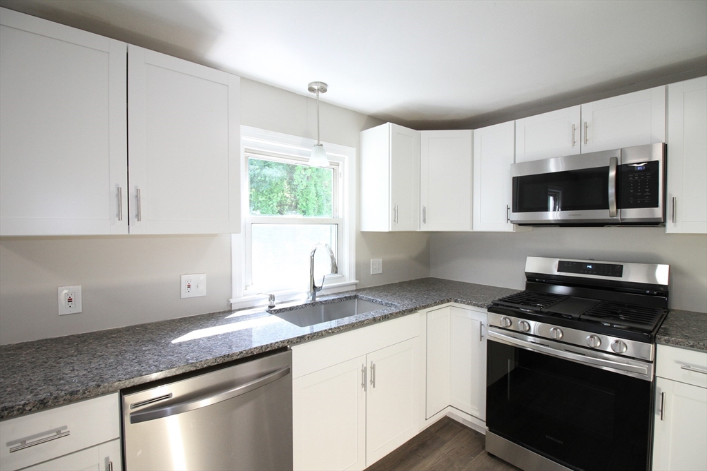 25 Roberts Pond Lane