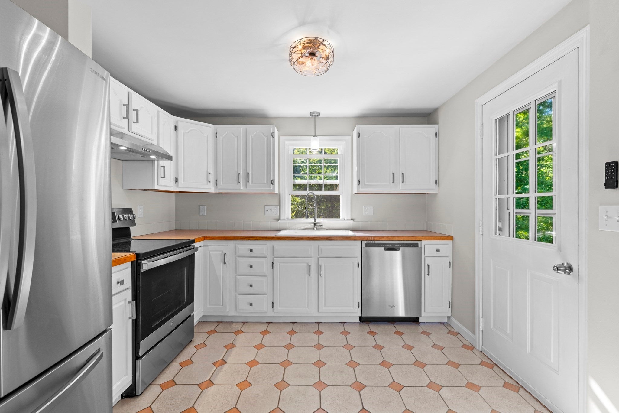 27 Westdale Ave, Seekonk, MA, 27 Westdale Ave, Seekonk, MA Photo #6