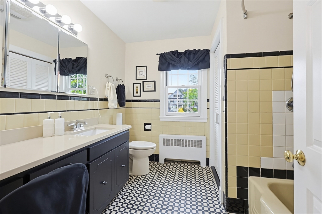 14 Wallace Rd, Lynn, MA Photo #18
