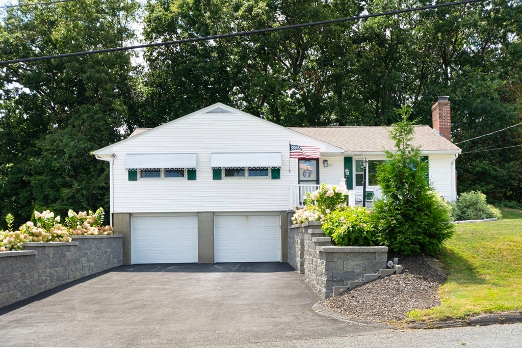 23 Mary Ann Dr