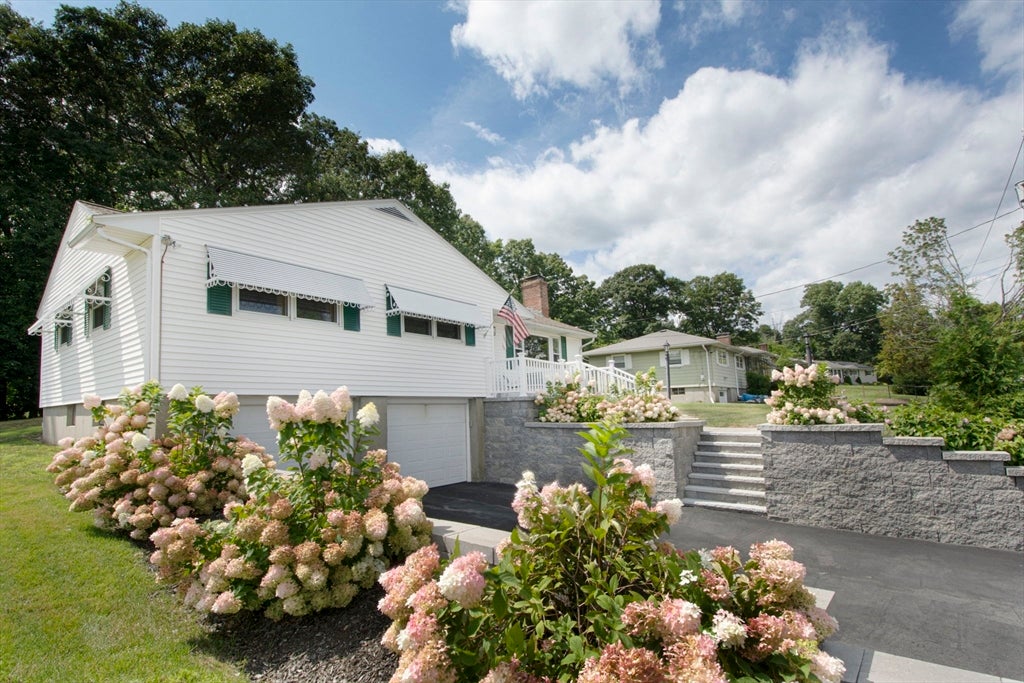 23 Mary Ann Dr