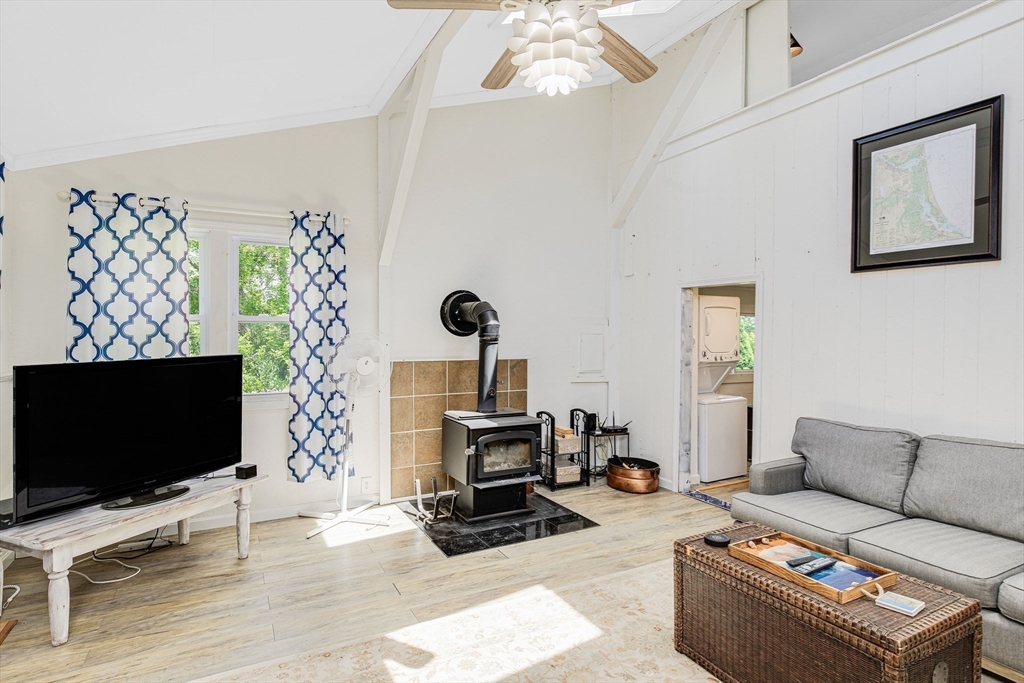 68 Cottage Rd