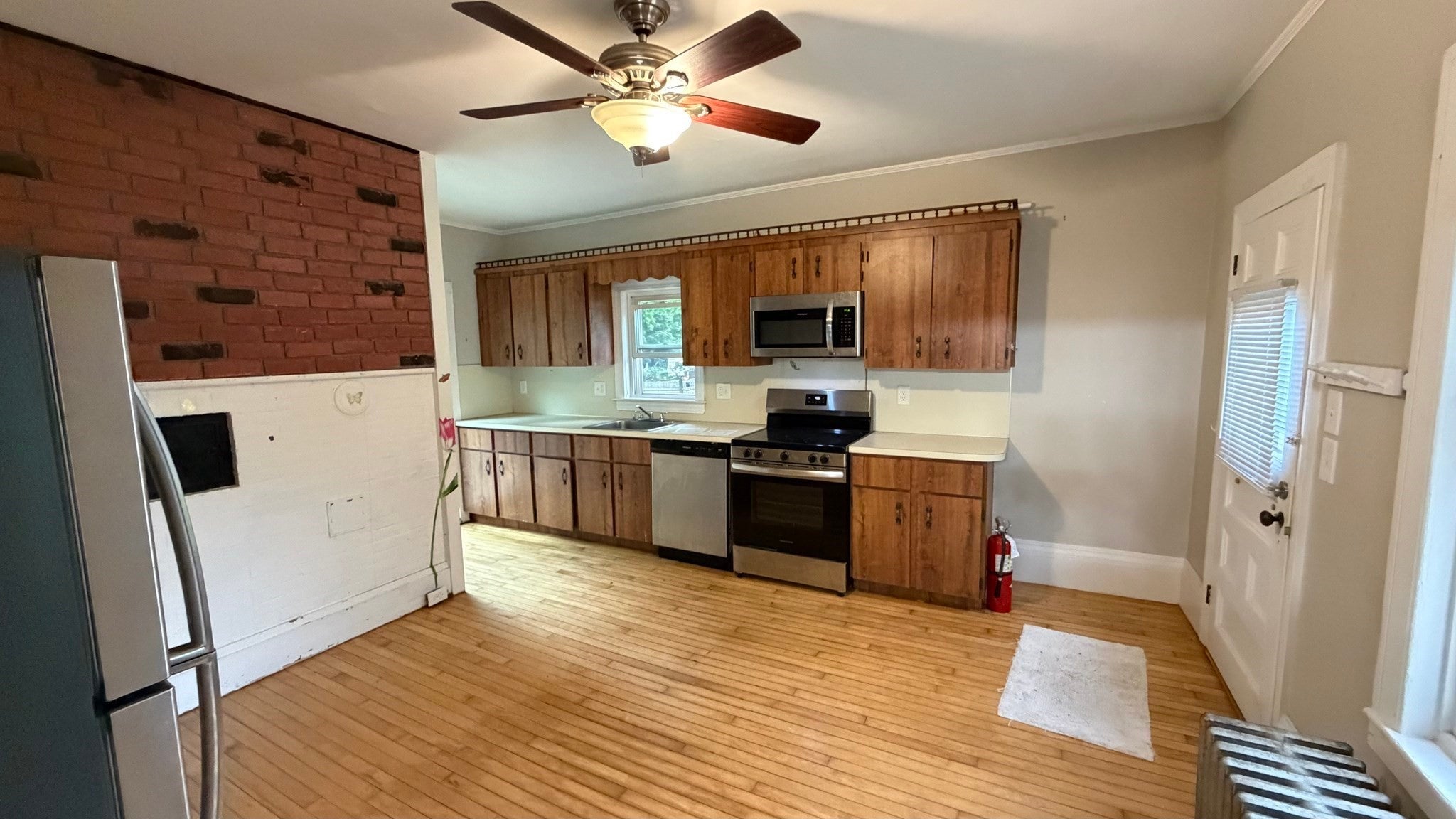 177 Pleasant St 1