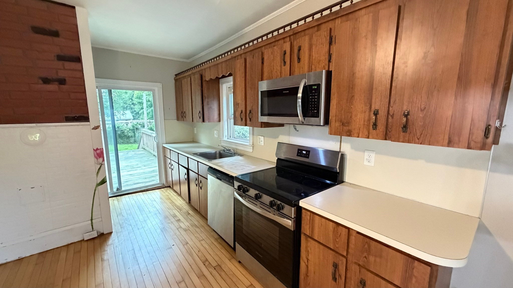 177 Pleasant St 1