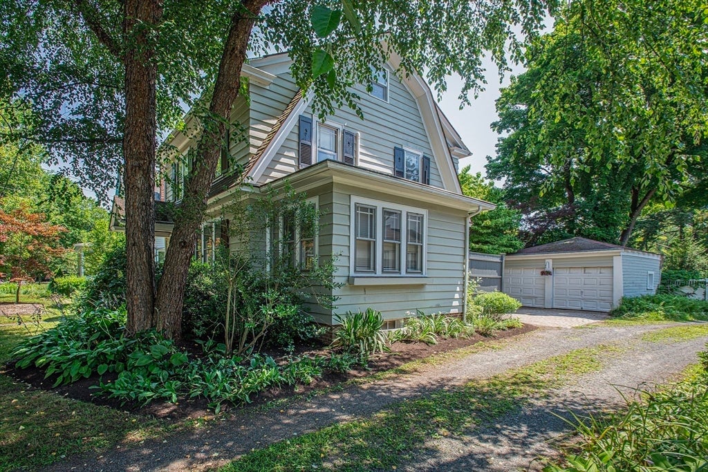 61 Massasoit Street, Northampton, MA Photo #2