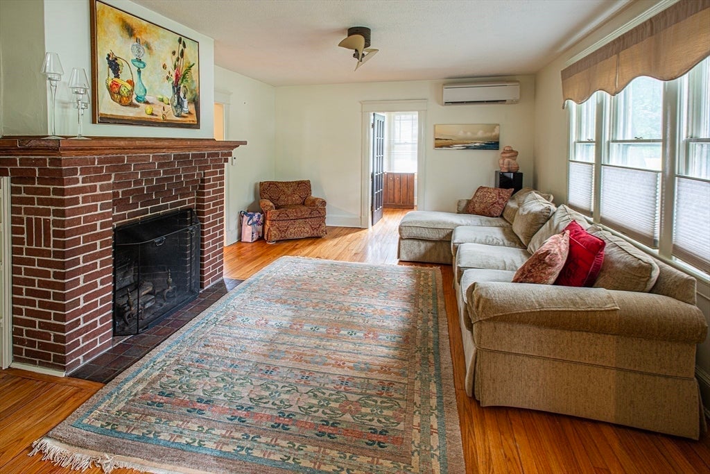 61 Massasoit Street, Northampton, MA Photo #12