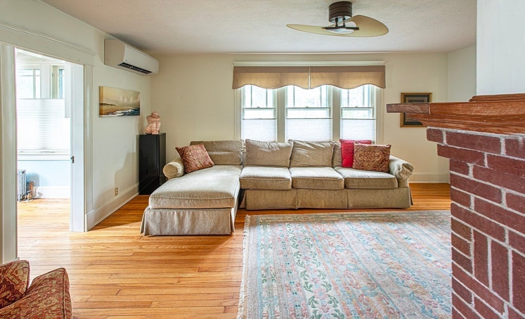 61 Massasoit Street, Northampton, MA Photo #13