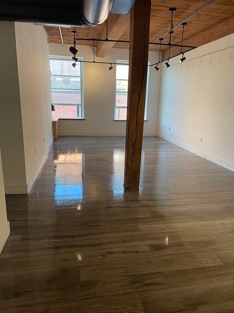 Photo of 385 Worthington St #3G, Springfield, MA 01103 (MLS # 73547478)
