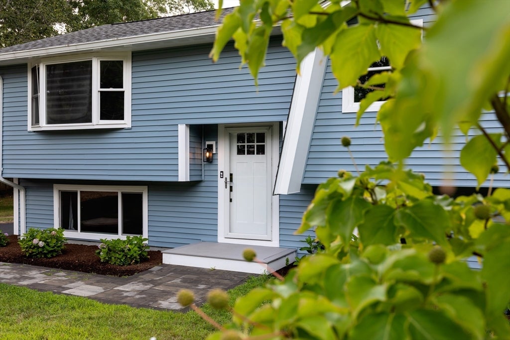 23 High Pine Dr, Plymouth, MA Photo #3