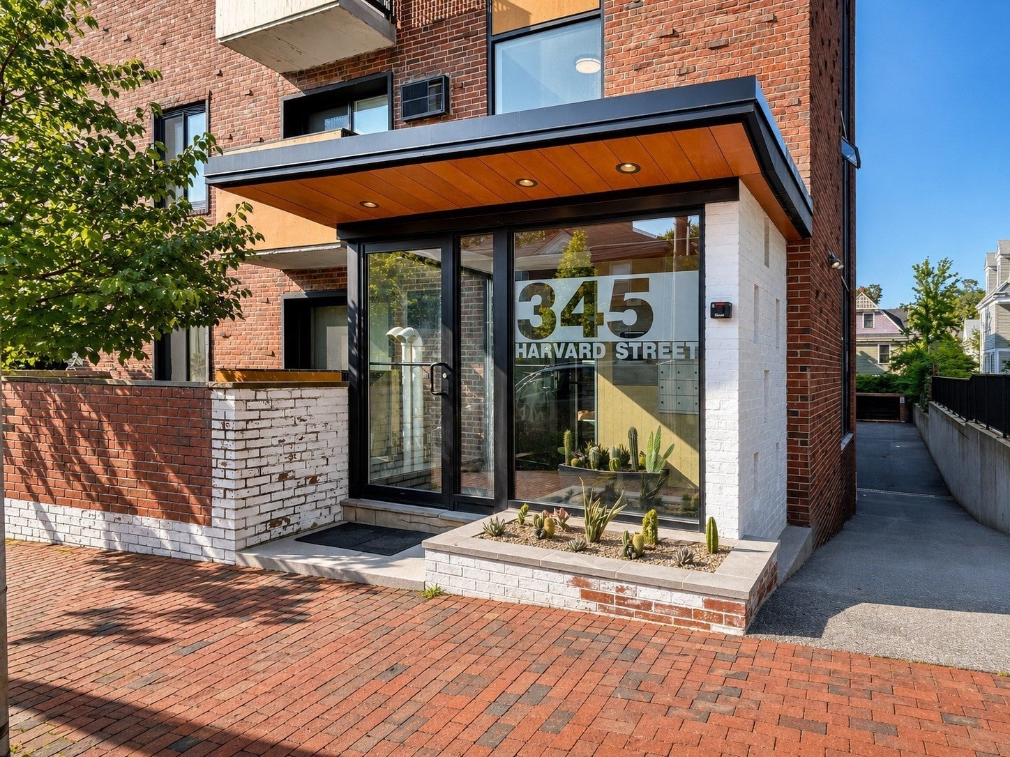 345 Harvard St 3B, Cambridge MA 02138