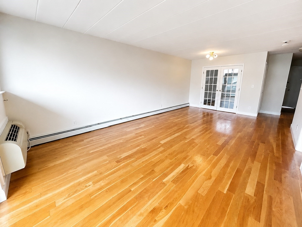345 Harvard St #3B, Cambridge, MA Photo #2