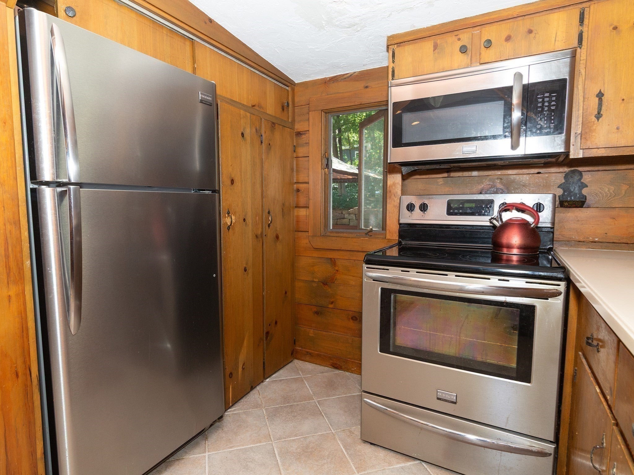 5 Mansion Rd, Wayland, MA, 5 Mansion Rd, Wayland, MA Photo #4