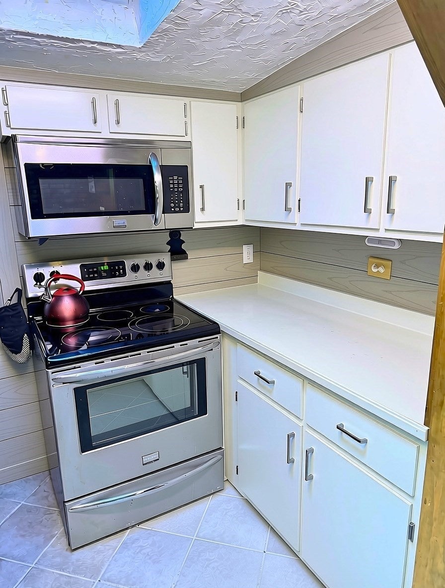 5 Mansion Rd, Wayland, MA, 5 Mansion Rd, Wayland, MA Photo #5