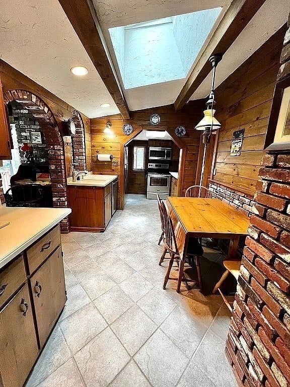 5 Mansion Rd, Wayland, MA Photo #9
