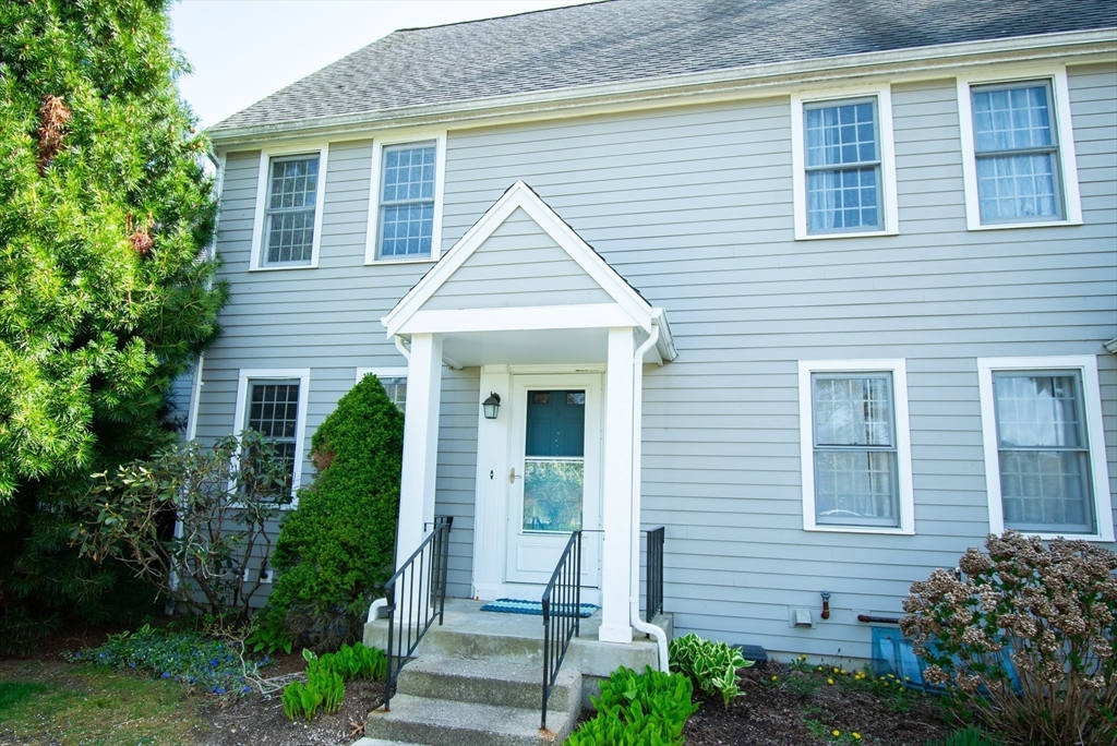 411 Twin Lakes Dr 411