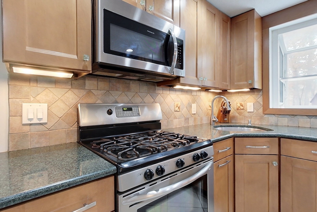 30 Emery Rd