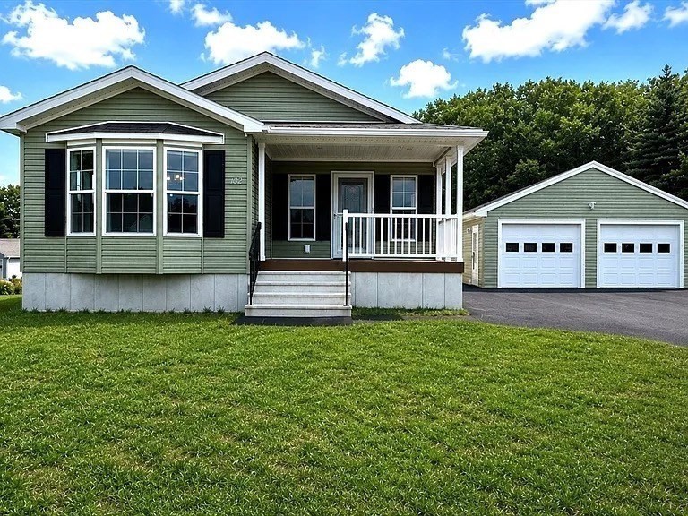 102 Topaz Terrace