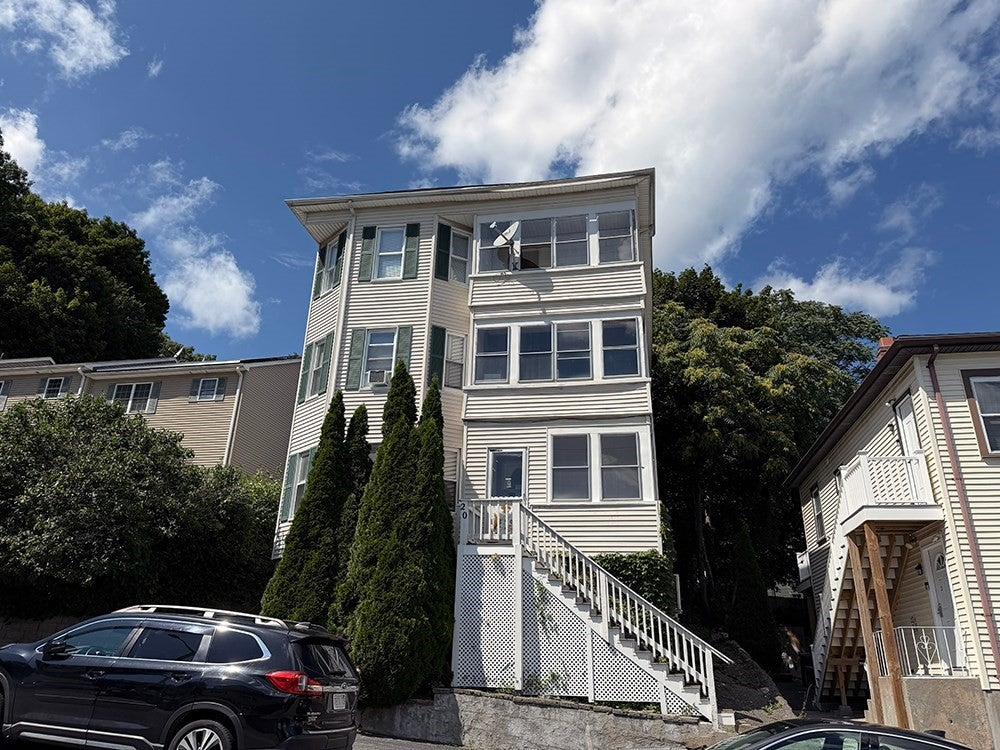 Photo of 20 Creston ST, Worcester, MA