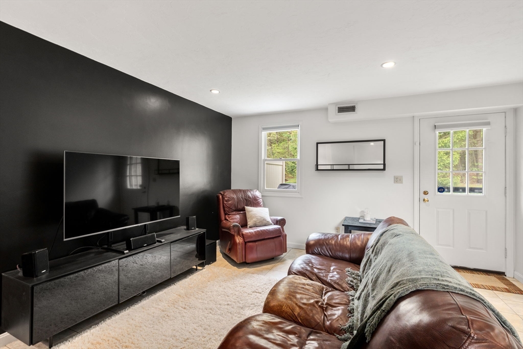 340 Centre Avenue #7, Rockland, MA Photo #18