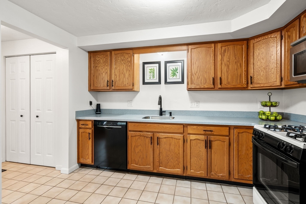 340 Centre Avenue #7, Rockland, MA Photo #6
