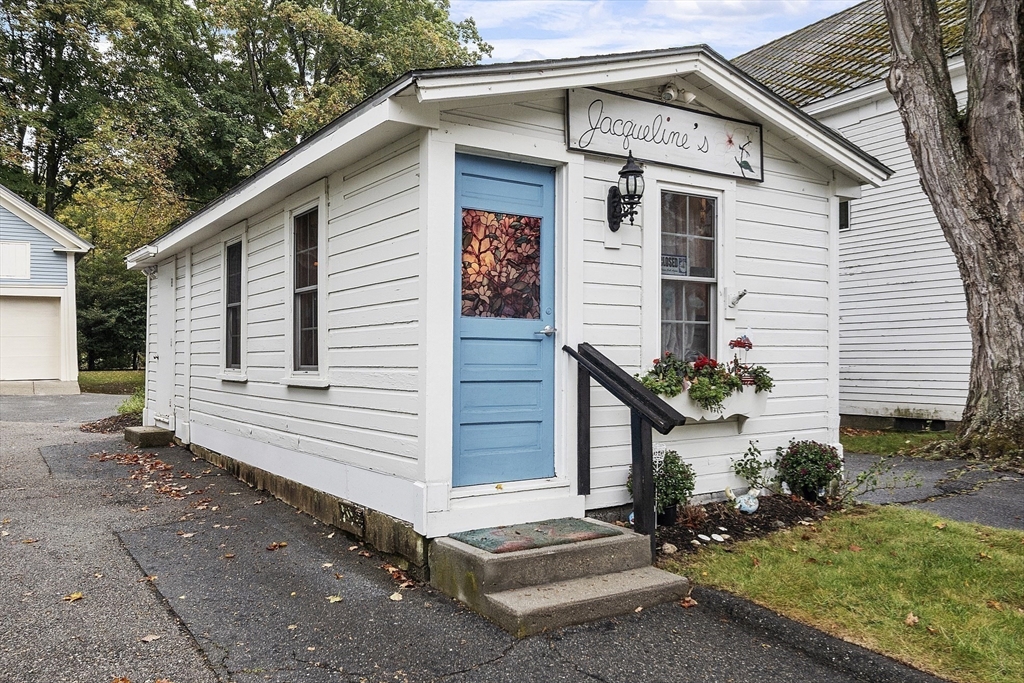16 N Main St