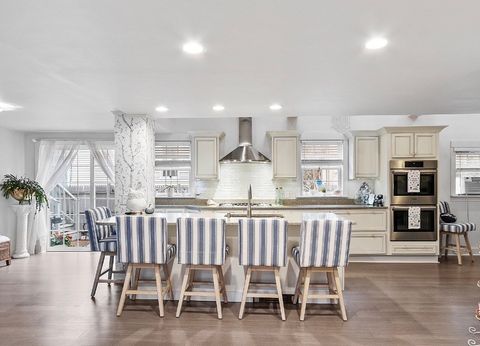 16 N Main St West Boylston MA 01583