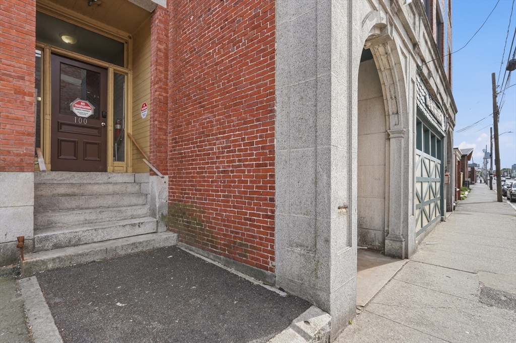100 Appleton St
