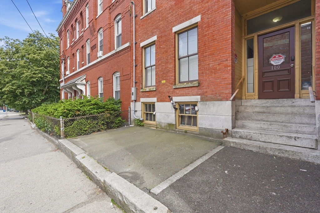 100 Appleton St