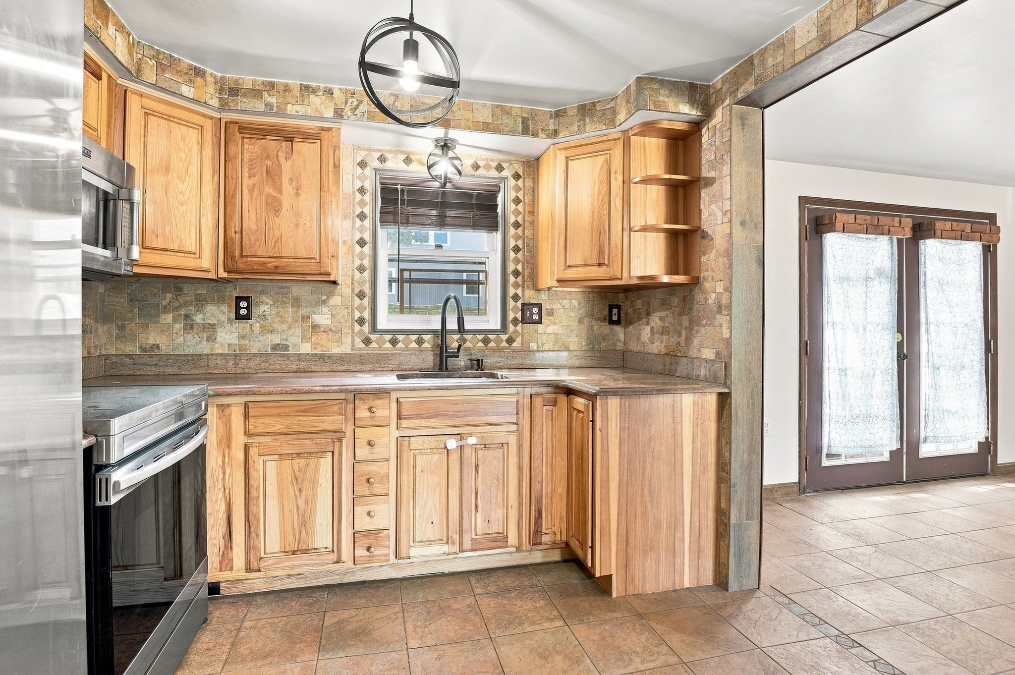 65 Paris Avenue, Worcester, MA Photo #10