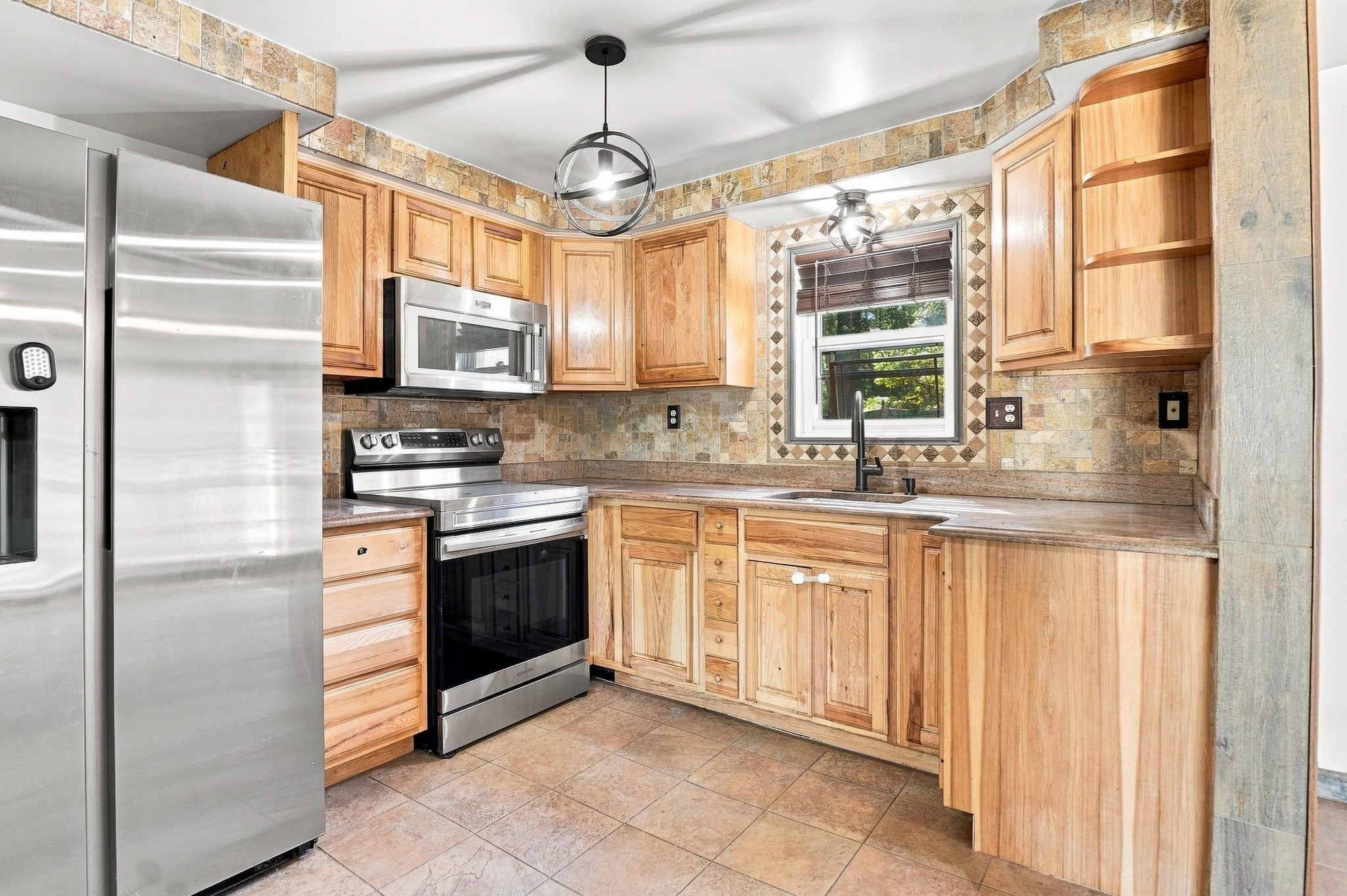 65 Paris Avenue, Worcester, MA Photo #9