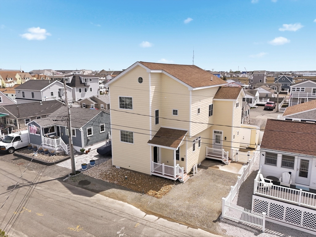 27 Bittersweet Ln