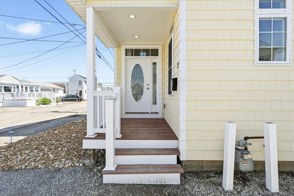 27 Bittersweet Ln