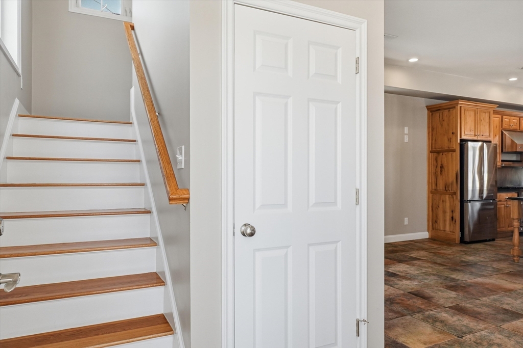27 Bittersweet Ln