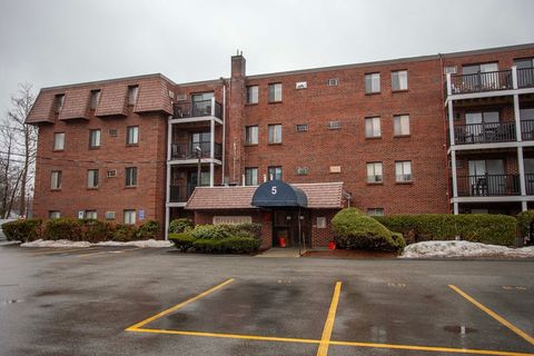 Photo of 5 Washington St #C9, Reading, MA 01867 (MLS # 73487936)