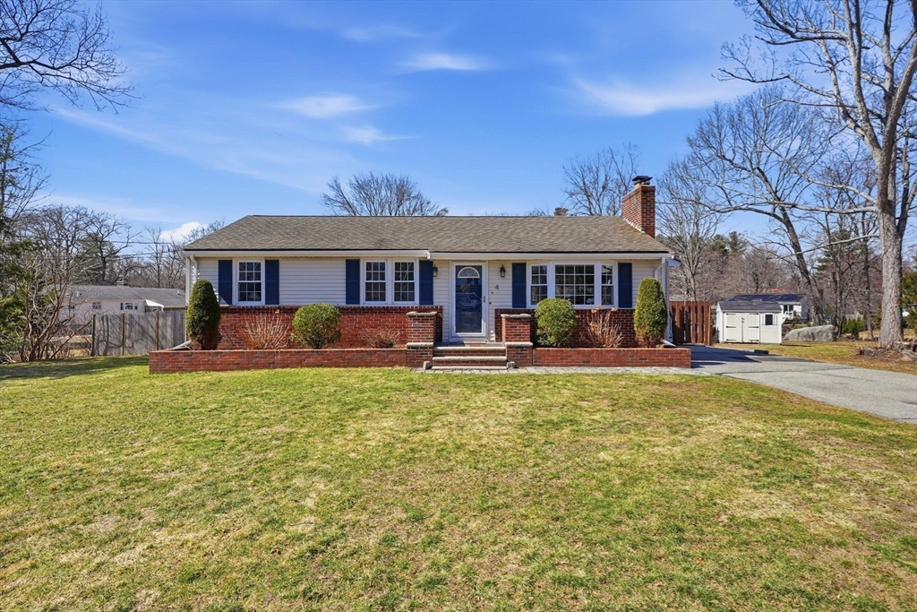 4 Edsel Dr