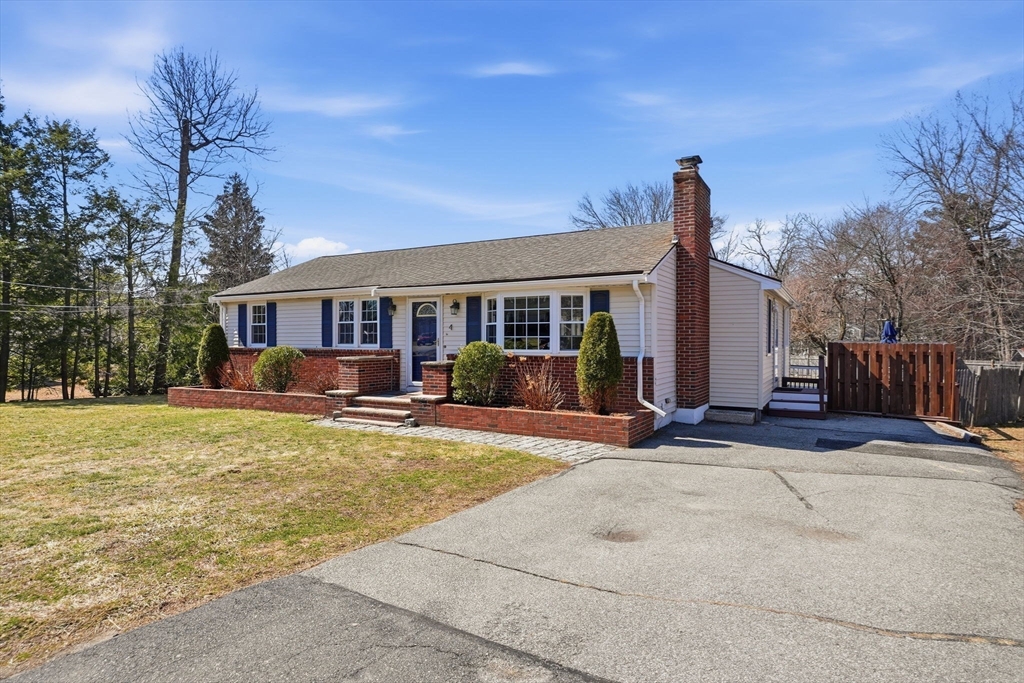 4 Edsel Dr