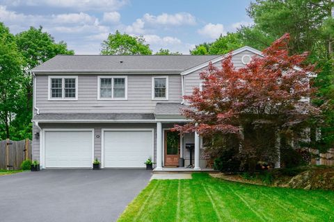 52 Elm St Hingham MA 02043