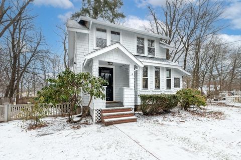 4 Lovers Lane Medway MA 02053